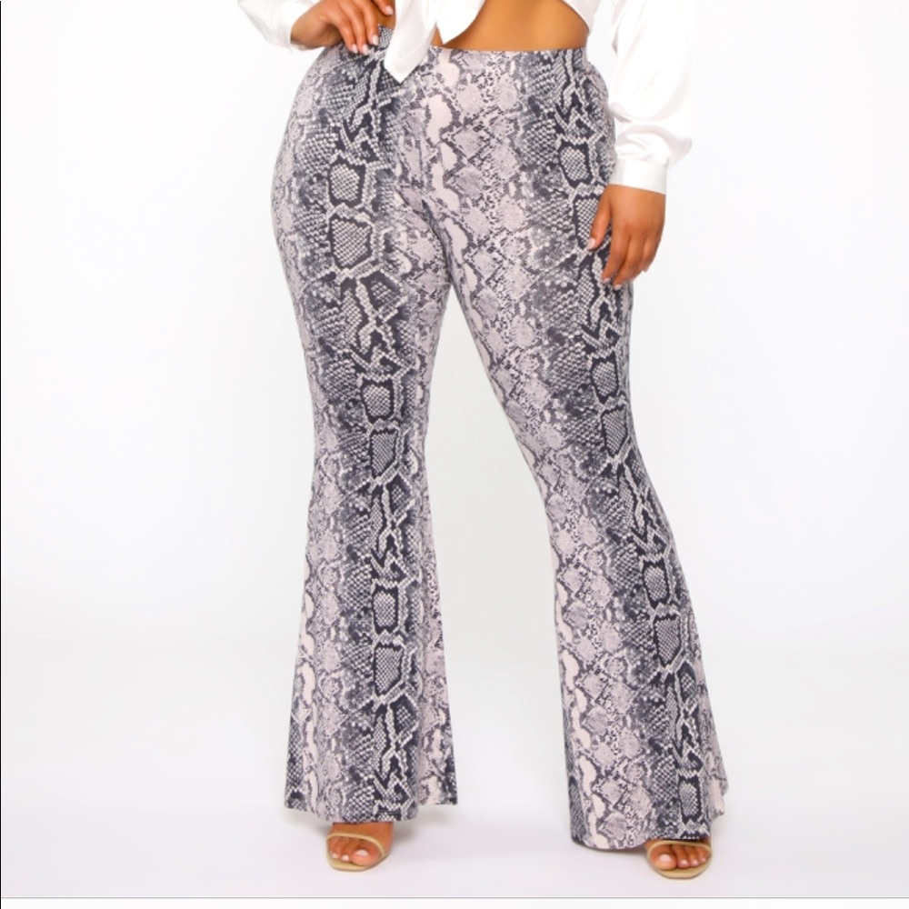SNAKE PRINT FLARE PANTS 🐍